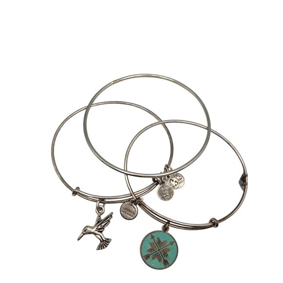Silver Charm Bangle Bracelets Set With Hummingbird & Turquoise Round Pendant Des - Picture 2 of 2